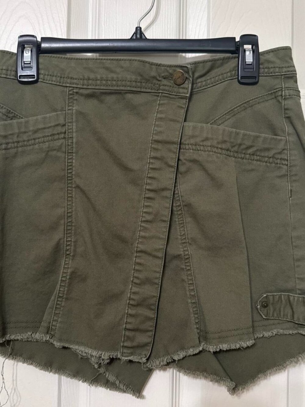 Circus NY W30 Olive green cargo skort with frayed hem #cargo #summer